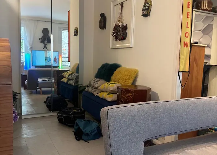 Shared For 2 Male Traveler Under 30s 홈스테이 파리